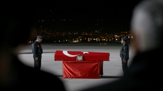 Şehit Albay Adalıoğlu’nun emekliliğini dondurduğu ve deprem bölgesine gönüllü gittiği belirtildi