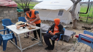 Gaziantep’te genç depremzedenin kırılan protez bacağı yenilendi