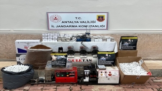 Antalya’da kaçak sigara operasyonunda 2 zanlı yakalandı