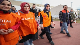 KADEM Mütevelli Heyeti Başkanı Sümeyye Erdoğan Bayraktar, Kahramanmaraş’ta depremzede kadınlarla buluştu