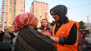 KADEM Mütevelli Heyeti Başkanı Sümeyye Erdoğan Bayraktar, İskenderun’da depremzede kadınlarla buluştu