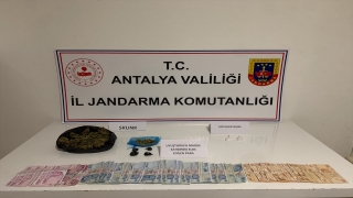 Antalya’da uyuşturucu operasyonunda 3 şüpheli yakalandı