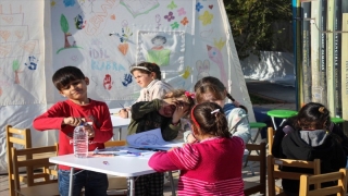 Şırnak’tan gelen gezici kütüphane İskenderunlu depremzede çocukların hizmetinde