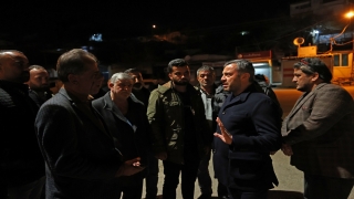 Yüreğir Belediye Başkanı Kocaispir, deprem sonrası ilçede incelemede bulundu: