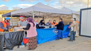 ”Anadolu Mutfağı”, Hataylı depremzedelere 3 öğün yemek sunuyor
