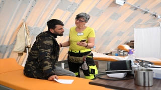 Sağlık çalışanı Alman karı koca Hatay’da gönüllü hizmet veriyor