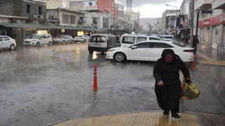 Mersin’de sağanak ve dolu etkili oldu