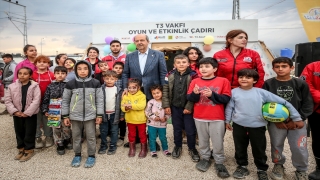 KKTC Cumhurbaşkanı Ersin Tatar, Hatay’da askerleri ve çadır kenti ziyaret etti