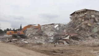 Hatay’da enkaz kaldırma ve yıkım çalışmaları 16 mahallede sürüyor