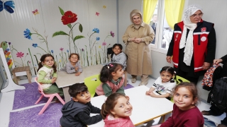 Emine Erdoğan, Hatay’da depremzedelerle bir araya geldi: