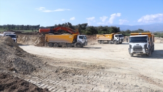 Hatay’da devlet hastanesinin inşası için çalışmalar 24 saat esasına göre sürüyor