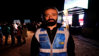 Ramazan gelenekleri, çadır ve konteyner kentleri gezen ”Mobil Sahne” ile yaşatılıyor