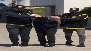 Adana’da müebbet hapis cezasıyla aranan cinayet hükümlüsü operasyonla yakalandı