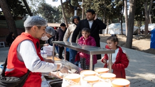 Mehmetçik, Hatay’da kurduğu donanımlı çadırlarla depremzedelere destek oluyor