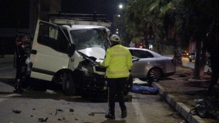 Mersin’de otomobil ile kamyonetin çarpıştığı kazada 1 kişi öldü, 3 kişi yaralandı