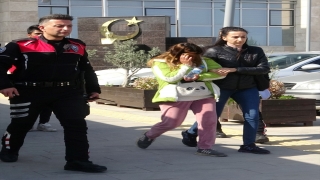 Mersin’de eski eşini bıçakla yaralayan kadın tutuklandı