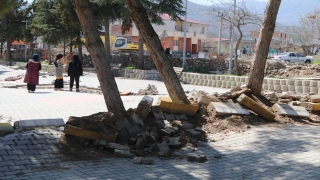 Kahramanmaraş’ta deprem tarım alanlarında kayma ve yarıklar oluşturdu