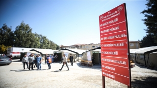 Okul kampüsünde kurulan sahra hastanesi tam teşekküllü tesise dönüştü