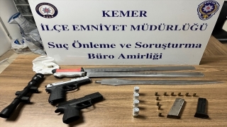 Antalya’da çeşitli suçlardan aranan 3 şüpheli yakalandı