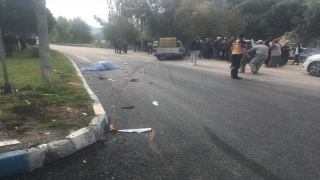 Antalya’da kamyonetle çarpışan motosikletin sürücüsü öldü