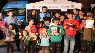 Türkiye Diyanet Vakfı deprem bölgelerinde 50 bin Kur’anı Kerim dağıttı