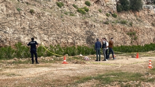 Antalya’da içinde ”ceset” olduğu düşünülen battaniyeden ”cansız manken” çıktı