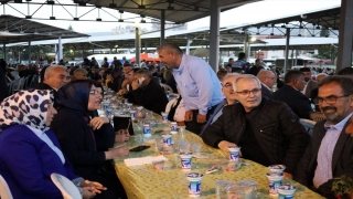 Kozan Belediyesi iftar programı düzenledi