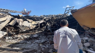 Mersin’de mobilya fabrikasındaki yangında tavanın çökmesi sonucu biri itfaiye eri 4 kişi öldü