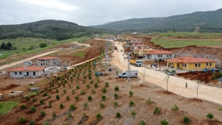 Nurdağı’ndaki köy tipi afet evlerine son dokunuşlar yapılıyor