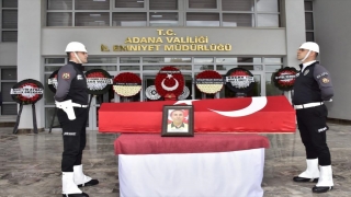 Adana’da iki aracın çarpması sonucu şehit olan polisin cenazesi memleketine uğurlandı