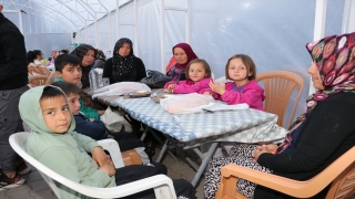 Burdur’un Uylupınar köyünde vatandaşlar her gün iftarı birlikte yaptı