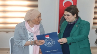 Bakan Yanık, Osmaniye’de konteyner kentteki vatandaşlarla bayramlaştı