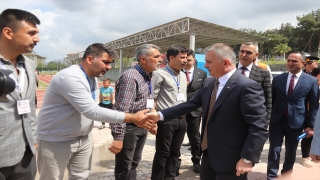 Antalya Valisi Yazıcı, Osmaniye’de depremzedelerle bayramlaştı