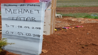 Depremden etkilenen Afşin’de mezarlıklara bayram ziyaretleri sürüyor
