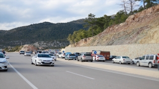 Antalya Konya karayolunda bayram yoğunluğu