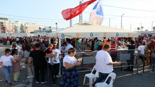 Üsküdar Belediyesi Hatay’da depremzedeler için mangal yaktı