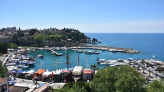 Antalya ilk 4 aydaki ziyaretçi sayısıyla turizmde rekor sinyali verdi
