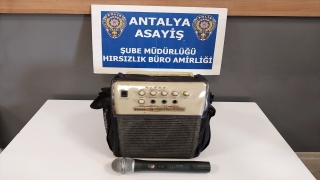 Antalya’da caminin ses sistemini çalan 2 şüpheli yakalandı