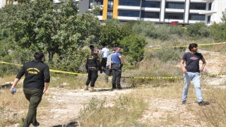 Mersin’de fidan dikmek için kazılan toprakta el bombası bulundu