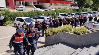 Adana’da ehliyet sınavında usulsüzlük yapanlara yönelik operasyonda 16 gözaltı