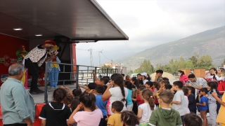 Cumhurbaşkanlığı İletişim Başkanlığı İskenderun’da depremzede çocukları sevindirdi