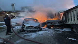 Hatay’da çekici ile çarpışan kamyon 11 araca çarparak durabildi