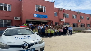 Anamur polisi öğrencilere trafik eğitimi verdi