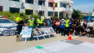 Silifke’de jandarma, öğrencilere trafik eğitimi verdi