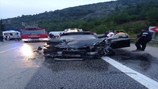 Burdur’da üç otomobilin karıştığı kazada 1 kişi öldü, 4 kişi yaralandı