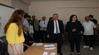 Adana Valisi Süleyman Elban, oyunu kullandı