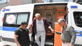 Adana ve Osmaniye’de hasta veya engelliler ekiplerin yardımıyla oyunu kullandı