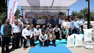 Osmaniye’de arıcılara 278 ton 750 kilogram şeker dağıtıldı
