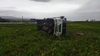 Isparta’da devrilen yolcu minibüsündeki 1 kişi öldü, 5 kişi yaralandı