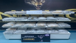 Adana’da 34 kilo 350 gram uyuşturucu bulunan minibüsteki 3 yolcu tutuklandı